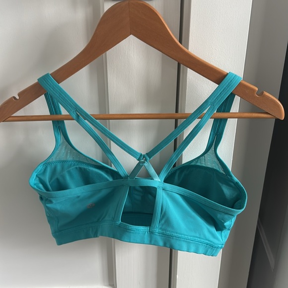 Size 10 Lululemon sports bra - Picture 6 of 6
